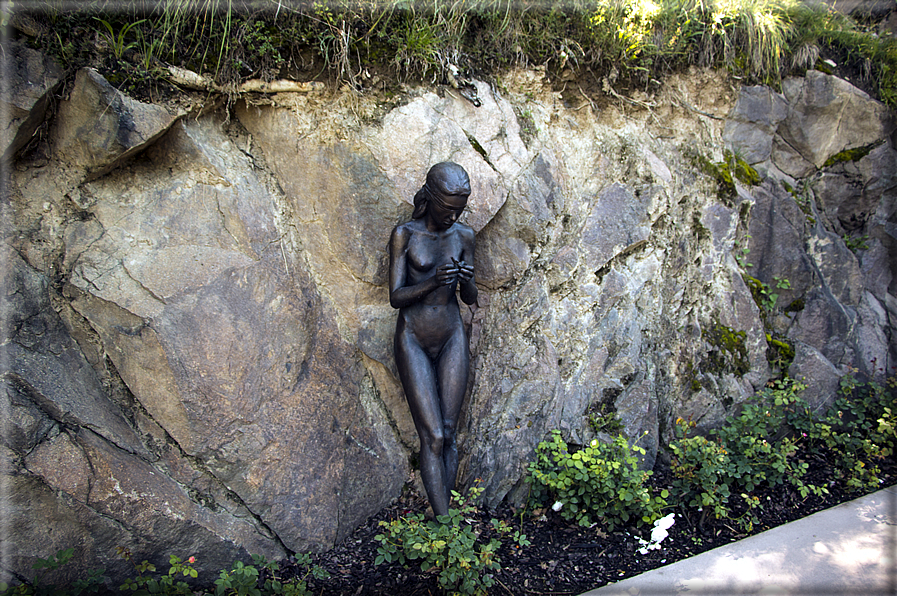 foto Giardini Trauttmansdorff - Giardino degli Innamorati e binocolo di Matteo Thun